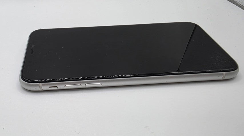Apple iPhone XR - cracked back - 64 GB